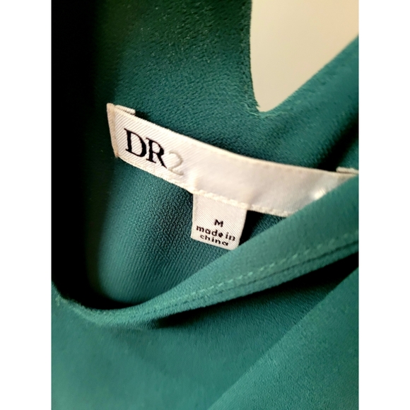 DR2 medium green sleeveless  blouse with ties - Picture 3 of 3